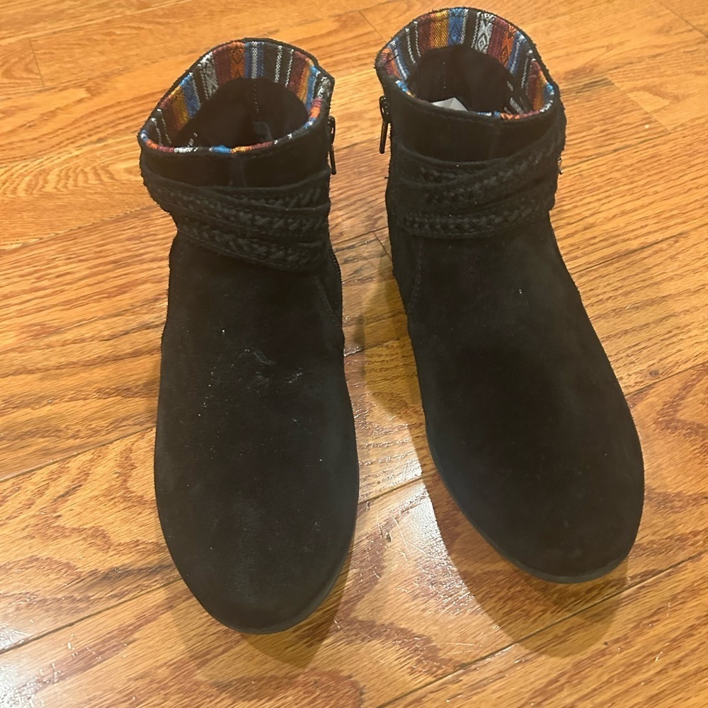 Minnetonka Dixon Black Suede Western Ankle Boots Women’s 8.5 Festival Boho Zip - Picture 4 of 10